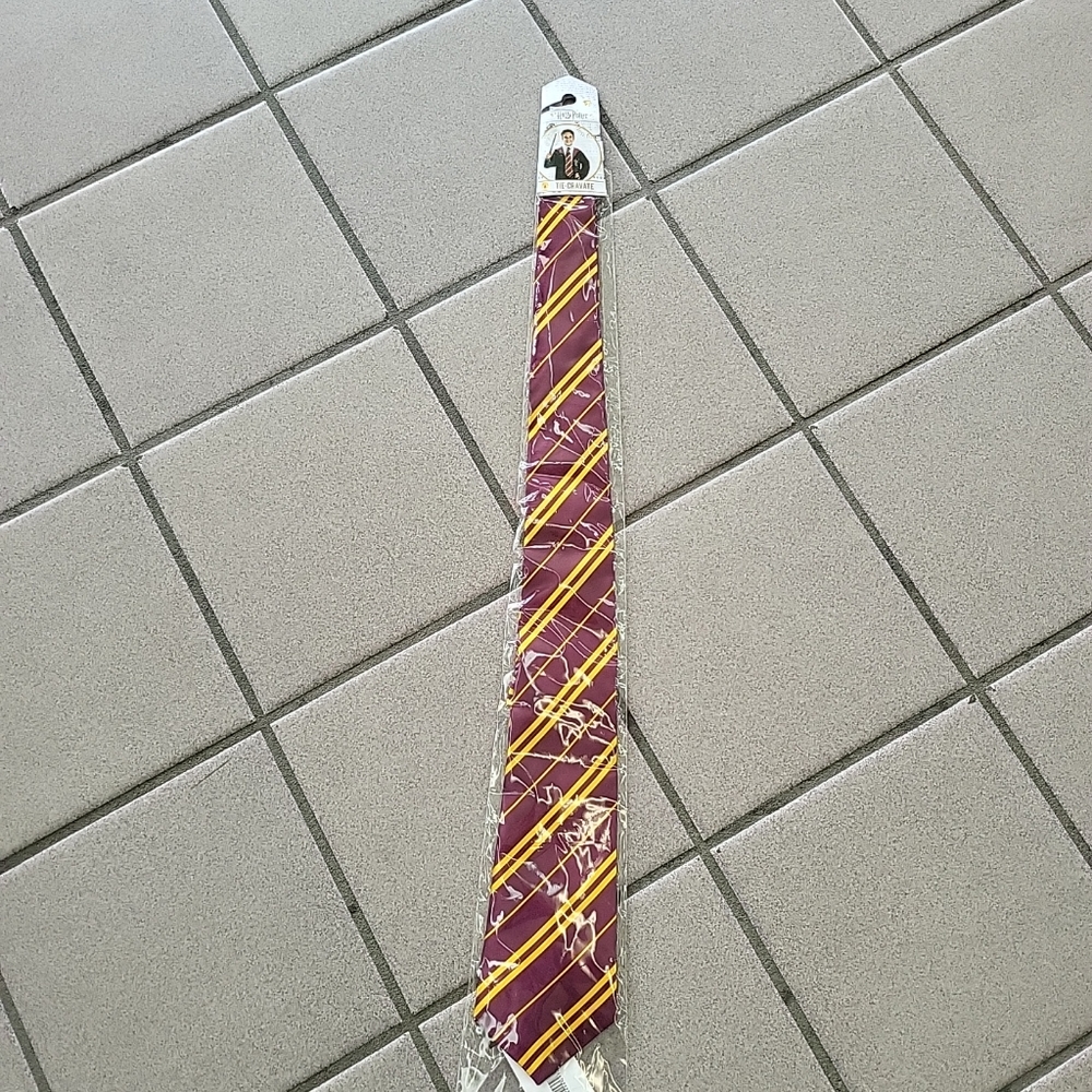 NWT Harry Potter Gryffindor Tie Halloween Costume Tie-Cravate